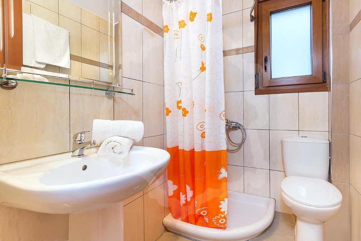Loretta Maisonettes And Studios Hriszí Amudiá Kültér fotó